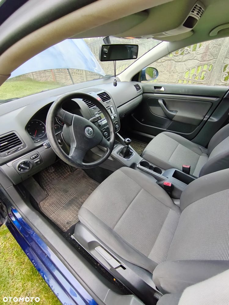 Volkswagen Golf - 25