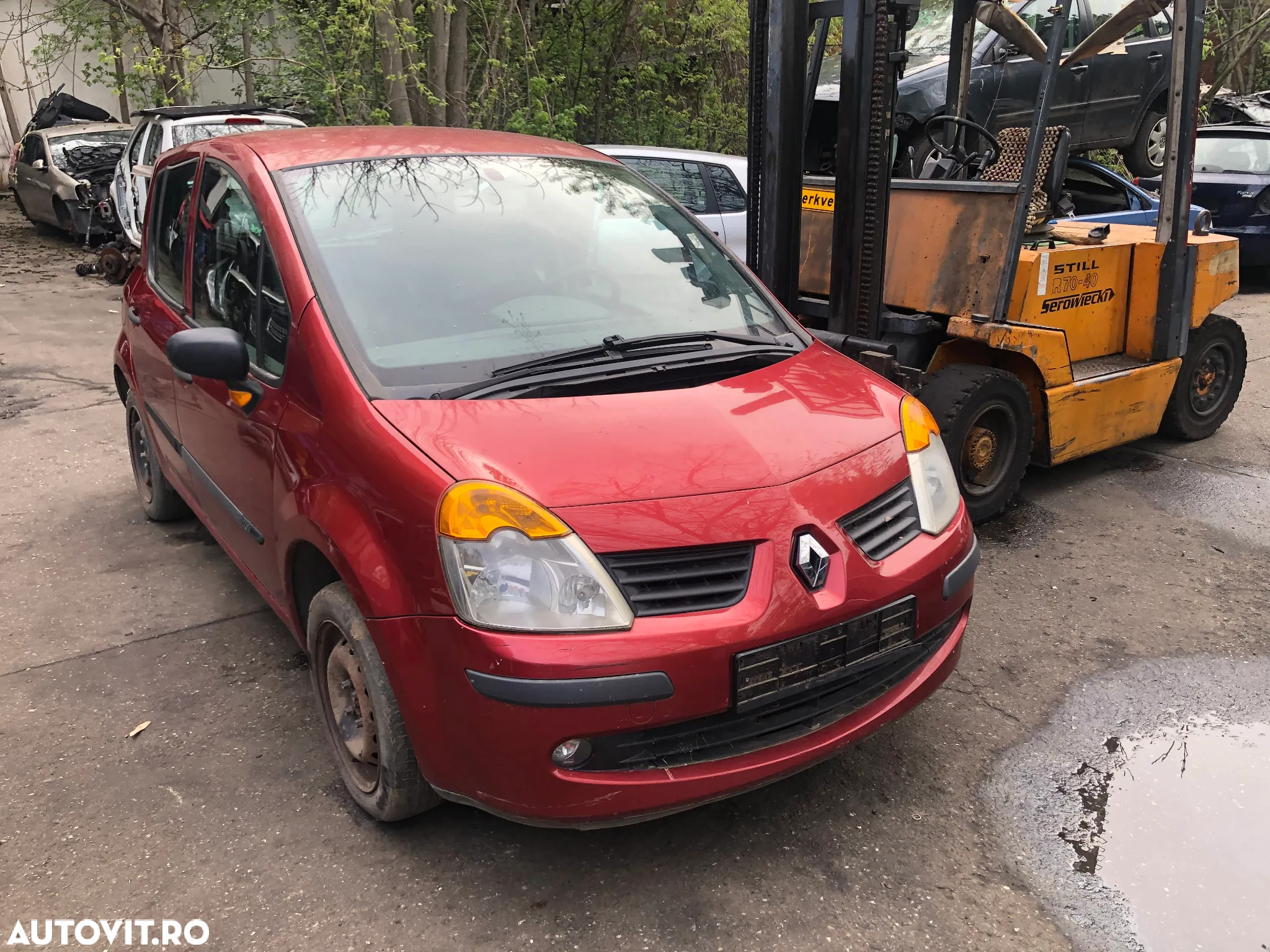 Dezmembrez Renault Modus 2006 1.2 benzina 12v visiniu rosu - 2
