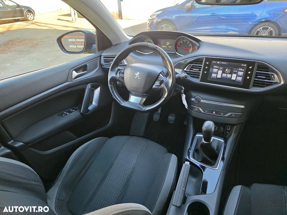 Peugeot 308 1.2 L PureTech Turbo S&S Allure - 5