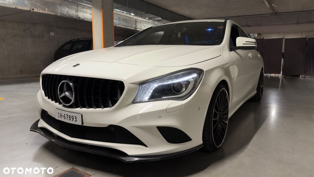 Mercedes-Benz CLA 200 7G-DCT AMG Line - 10