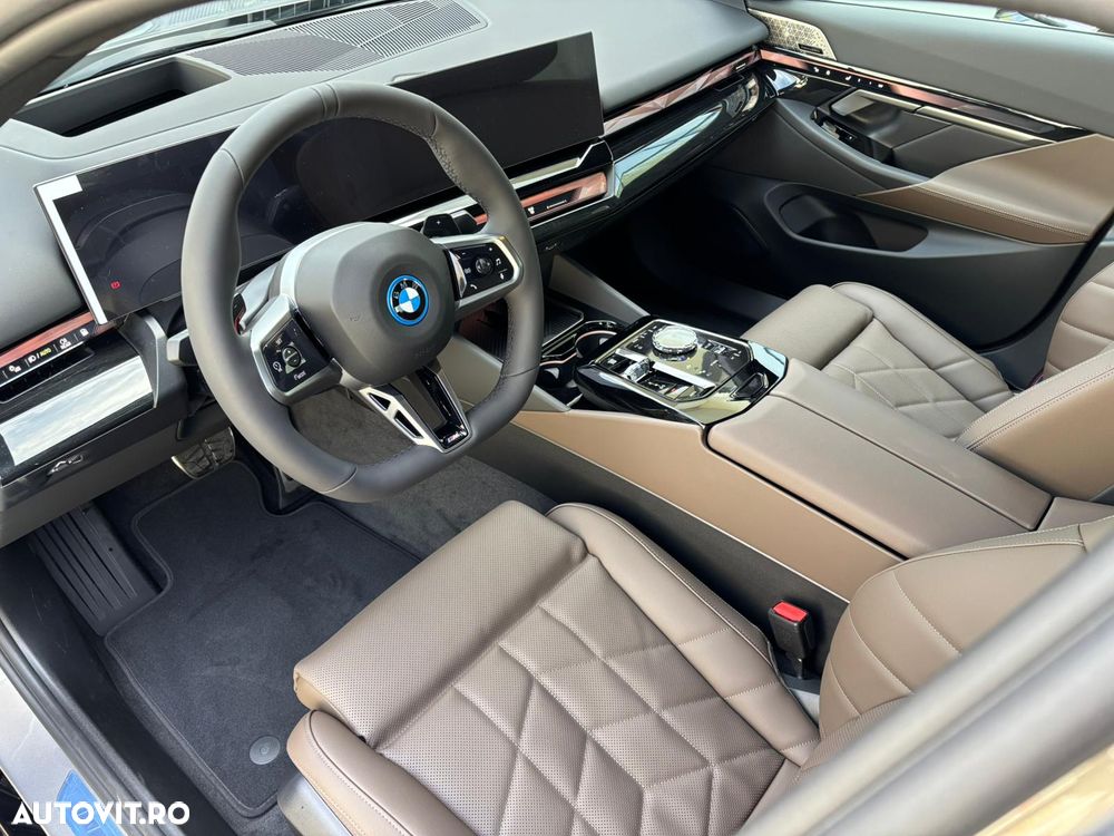BMW Seria 5 530e xDrive Aut. - 11