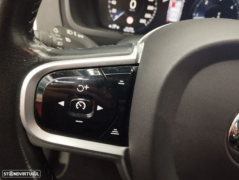 Volvo XC 90 2.0 B5 Momentum Plus AWD - 22