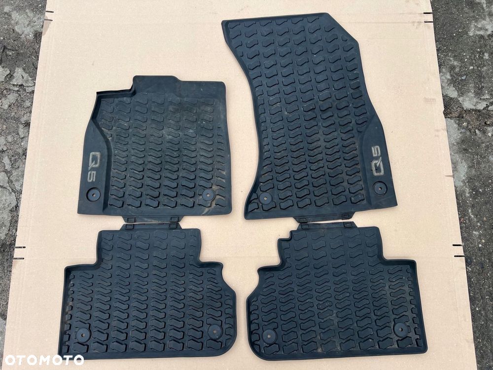 audi q5 80a zestaw dywaników gumowych przód tył 80b061501 80a061511 - 2