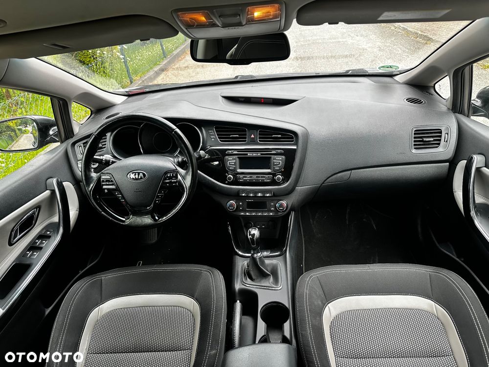 Kia Ceed 1.6 GDI Dream Team Edition - 6