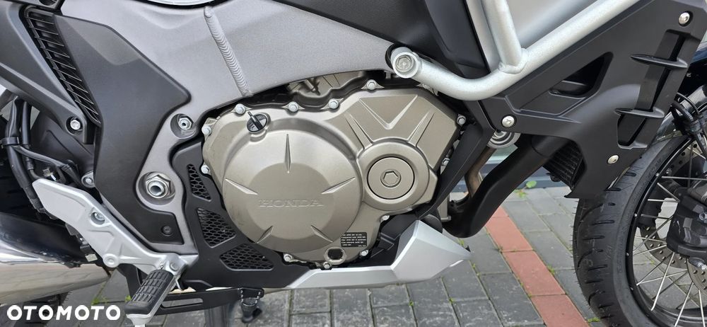 Honda VFR - 12