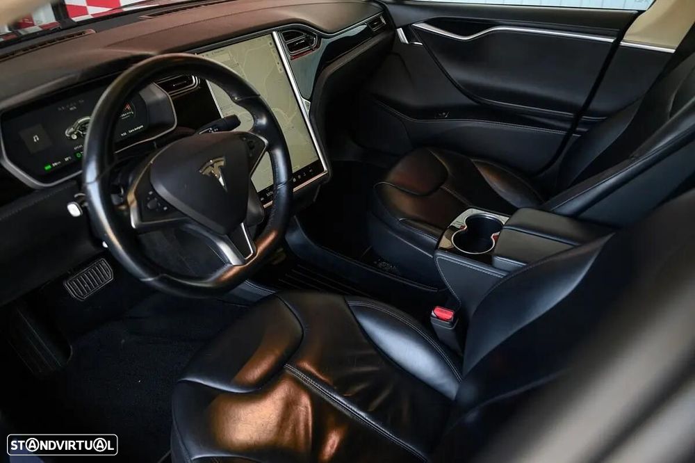 Tesla Model S - 21