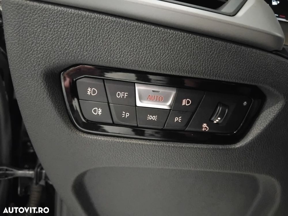 BMW Seria 3 320i xDrive AT - 11