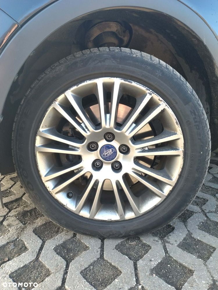 Ford Kuga 2.0 TDCi Titanium FWD - 29