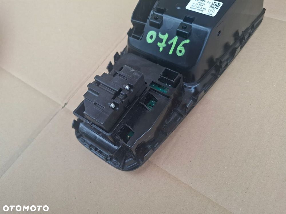 TUNEL PANEL PRZEŁĄCZNIK BIEGÓW SKODA OCTAVIA IV 5E4 - 12