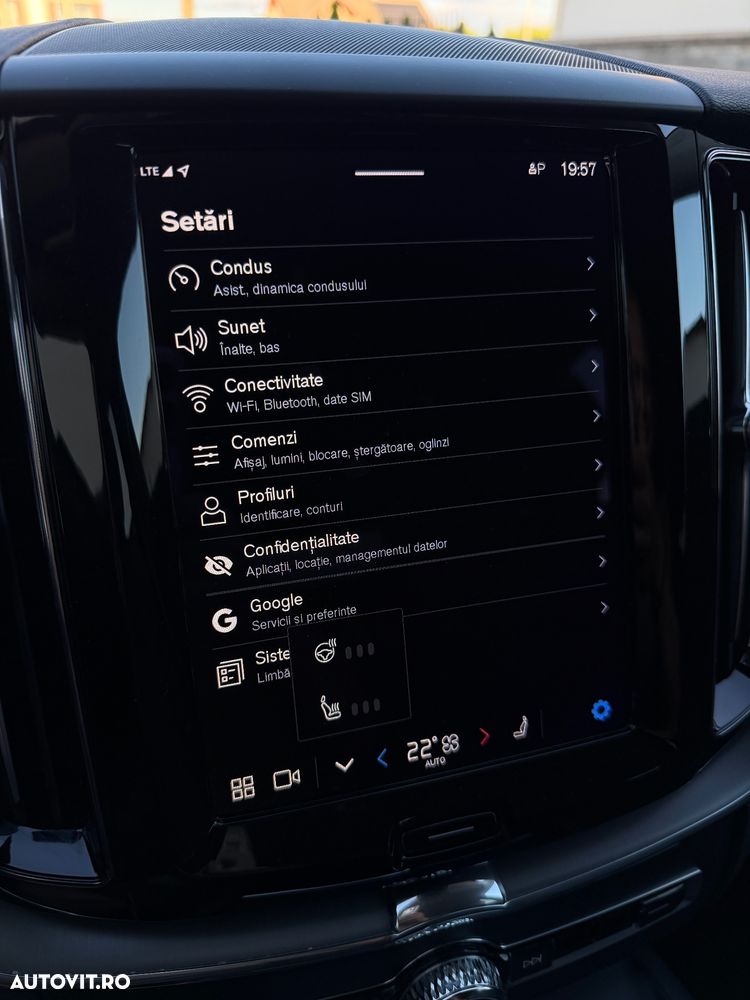 Volvo XC 60 B4 MHEV AWD Momentum Pro - 22