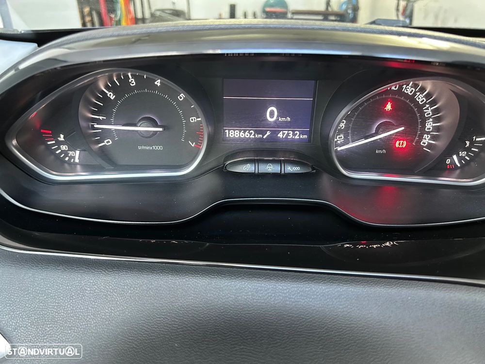 Peugeot 208 1.2 VTi Active - 17