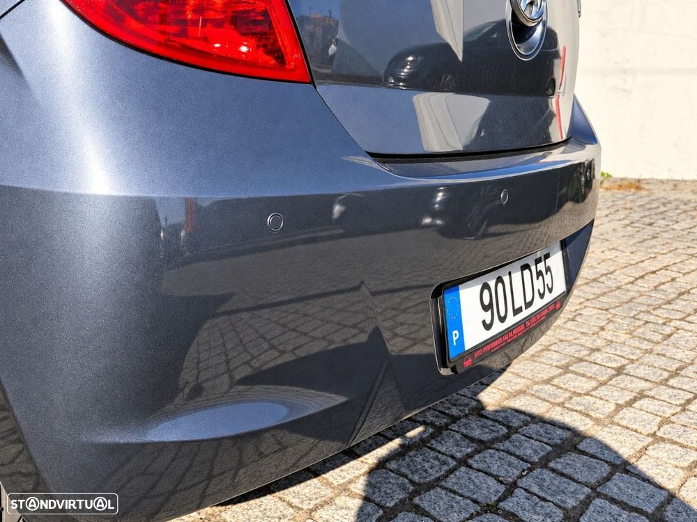 Hyundai i20 1.2 Classic Fun ESP - 23