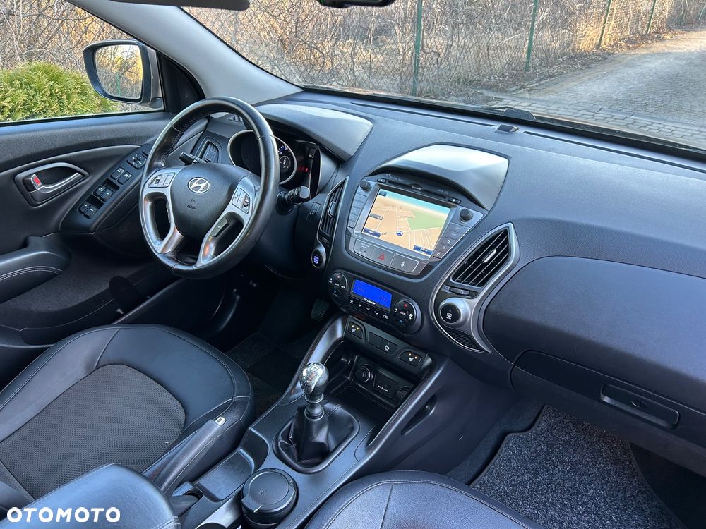 Hyundai ix35 1.6 2WD Fifa World Cup Edition - 29