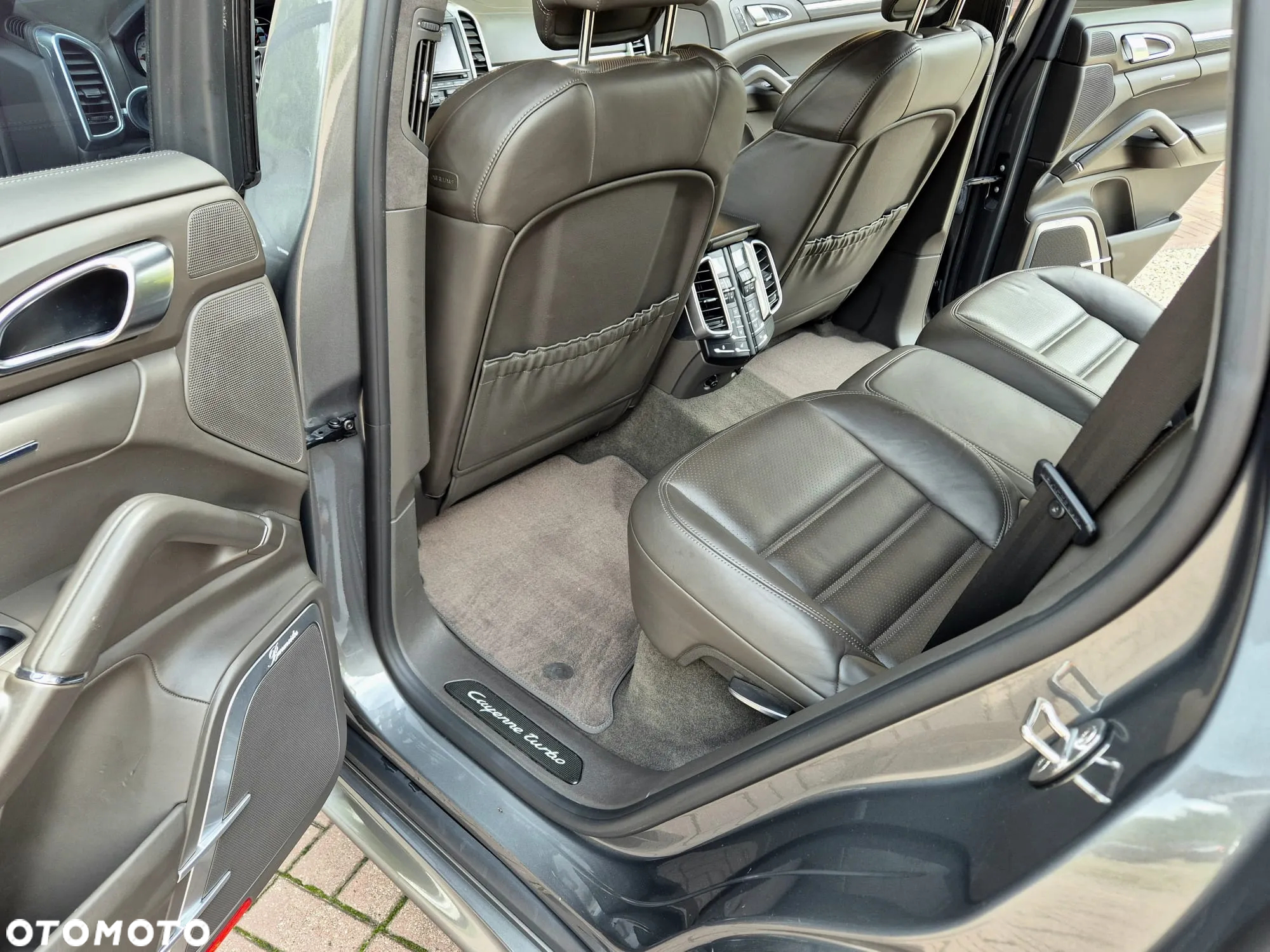 Porsche Cayenne Turbo - 18