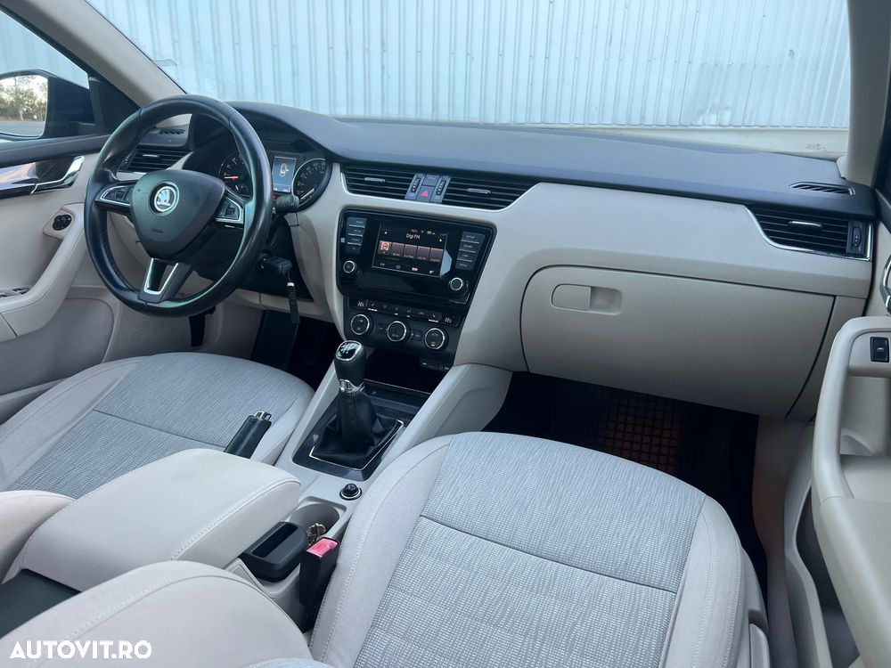 Skoda Octavia 1.6 TDI Ambition - 8