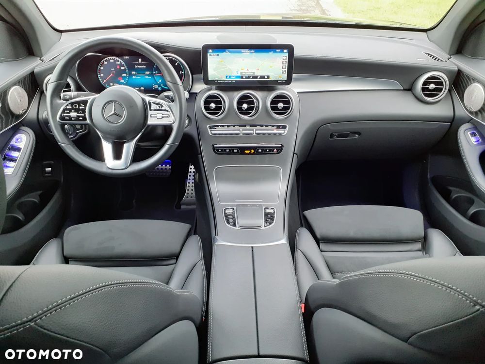 Mercedes-Benz GLC 300 d 4Matic 9G-TRONIC AMG Line Plus - 25