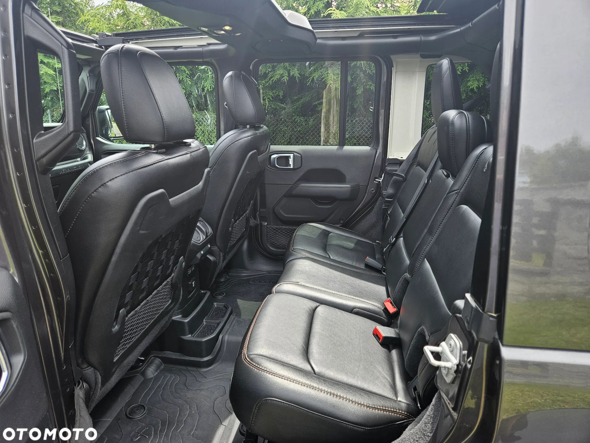 Jeep Wrangler - 12