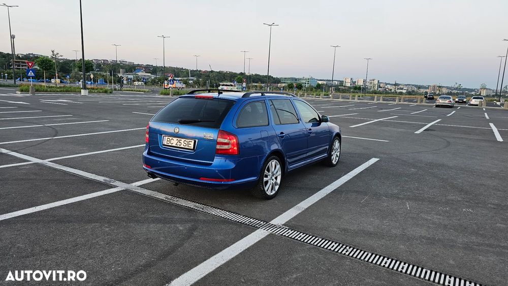 Skoda Octavia Combi 2.0 TDI RS - 13