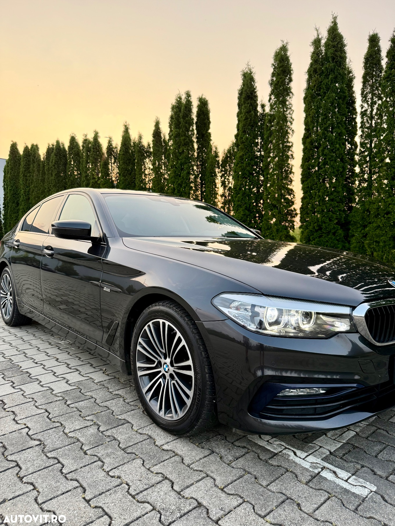 BMW Seria 5 520d xDrive AT - 37