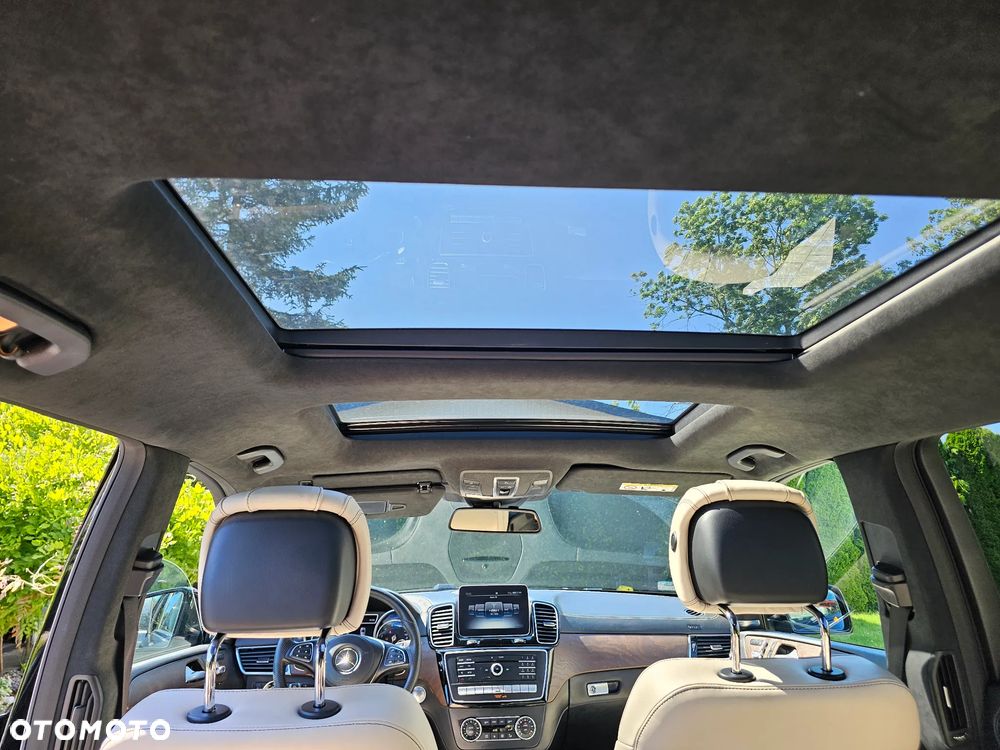 Mercedes-Benz GLS - 25