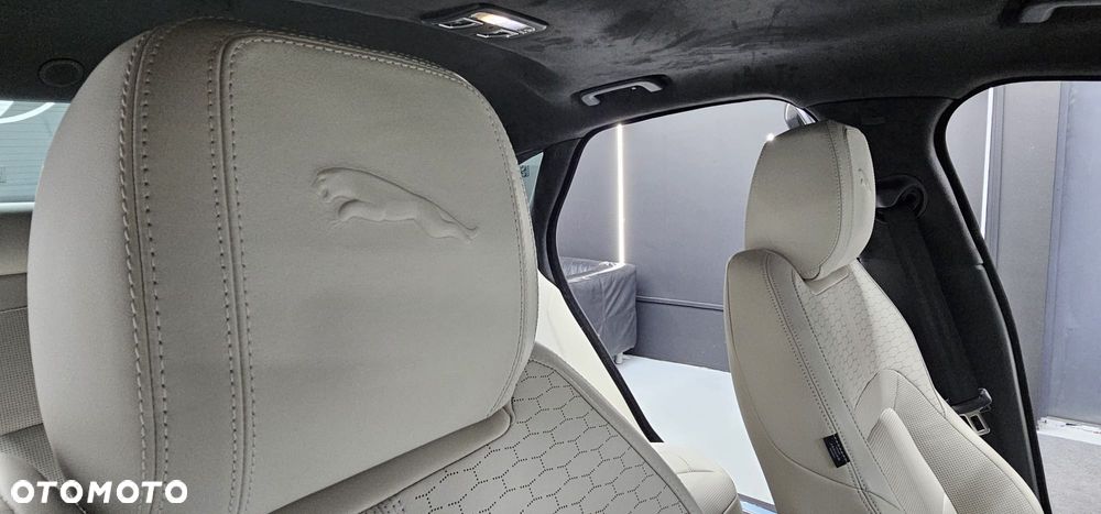 Jaguar XF 2.0 P300 AWD R-Dynamic HSE - 34