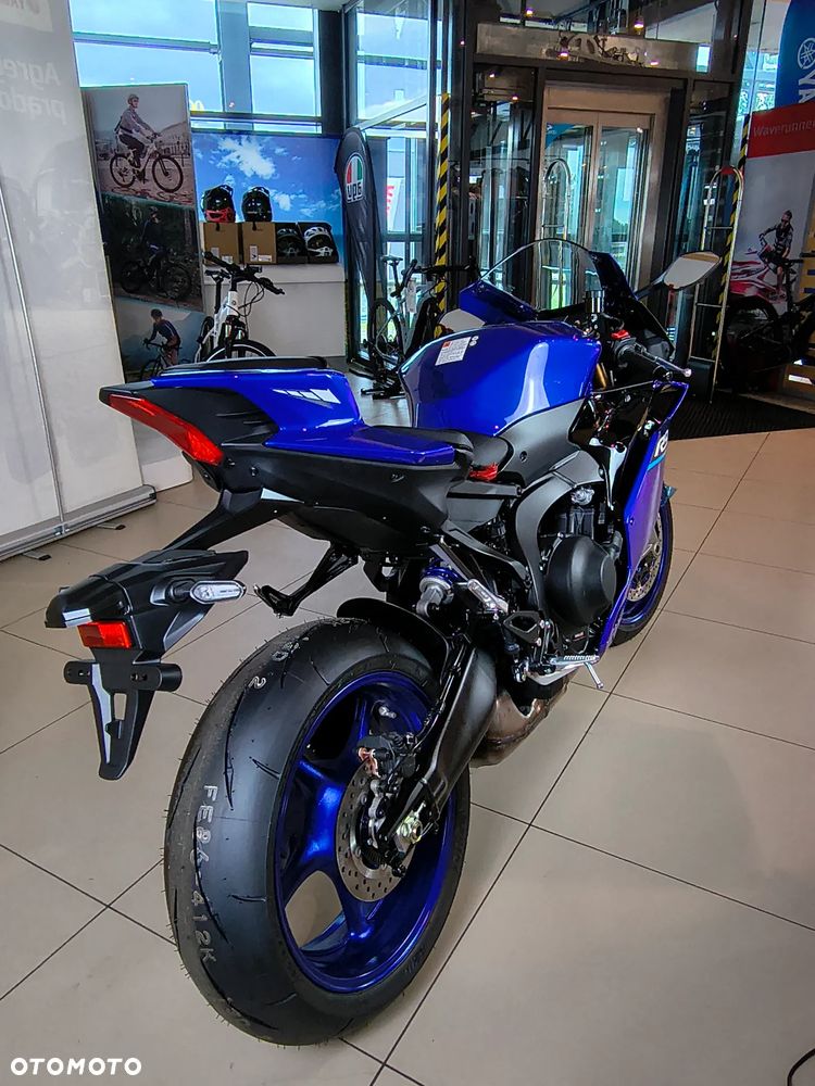 Yamaha R9 - 5