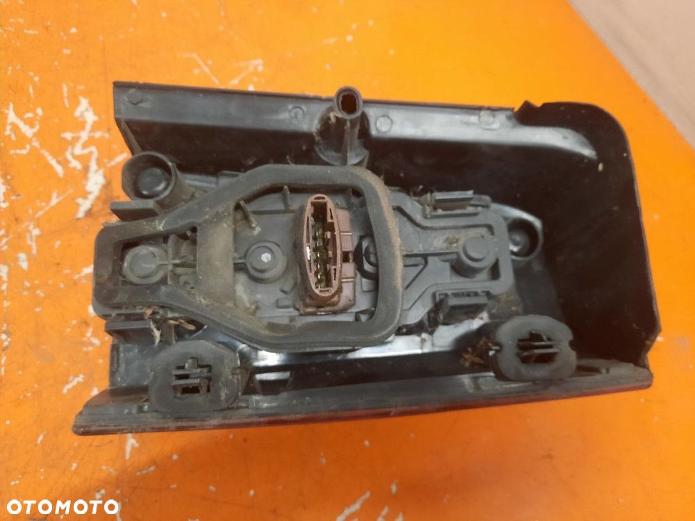 PEUGEOT PARTNER I LIFT 02-12 LAMPA TYŁ LEWA ZEWNĘTRZNA - 5