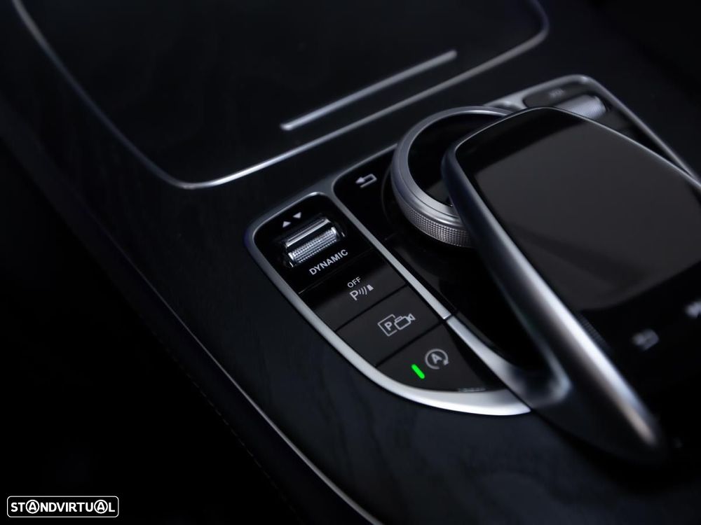 Mercedes-Benz E 220 d AMG - 19