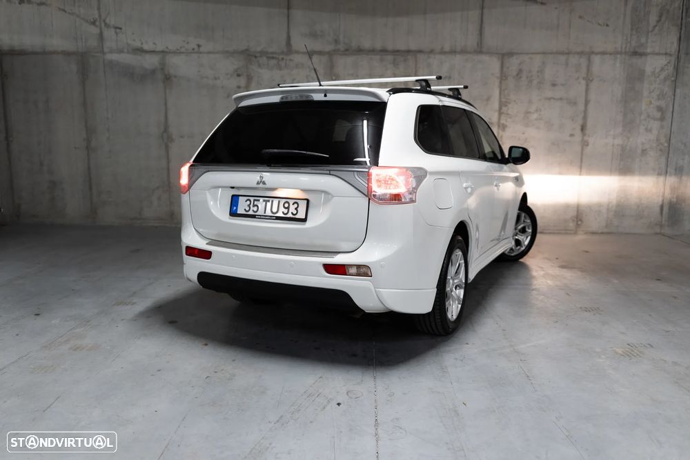 Mitsubishi Outlander 2.0 4WD - 39