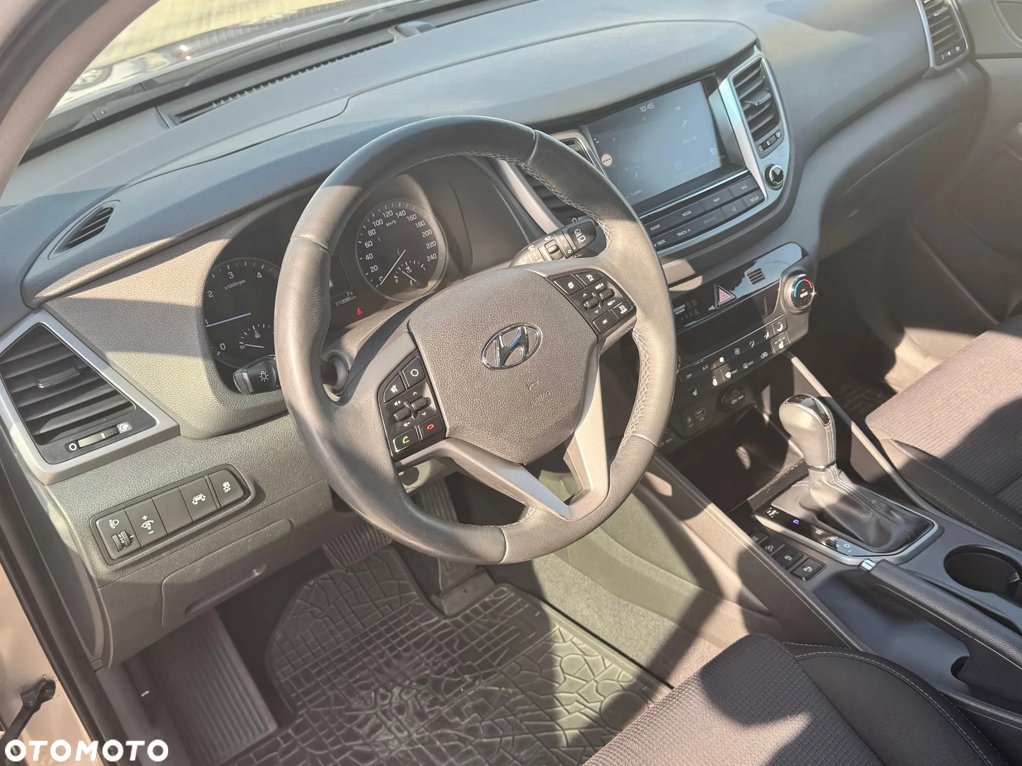 Hyundai Tucson 1.7 CRDI BlueDrive Comfort 2WD DCT - 12