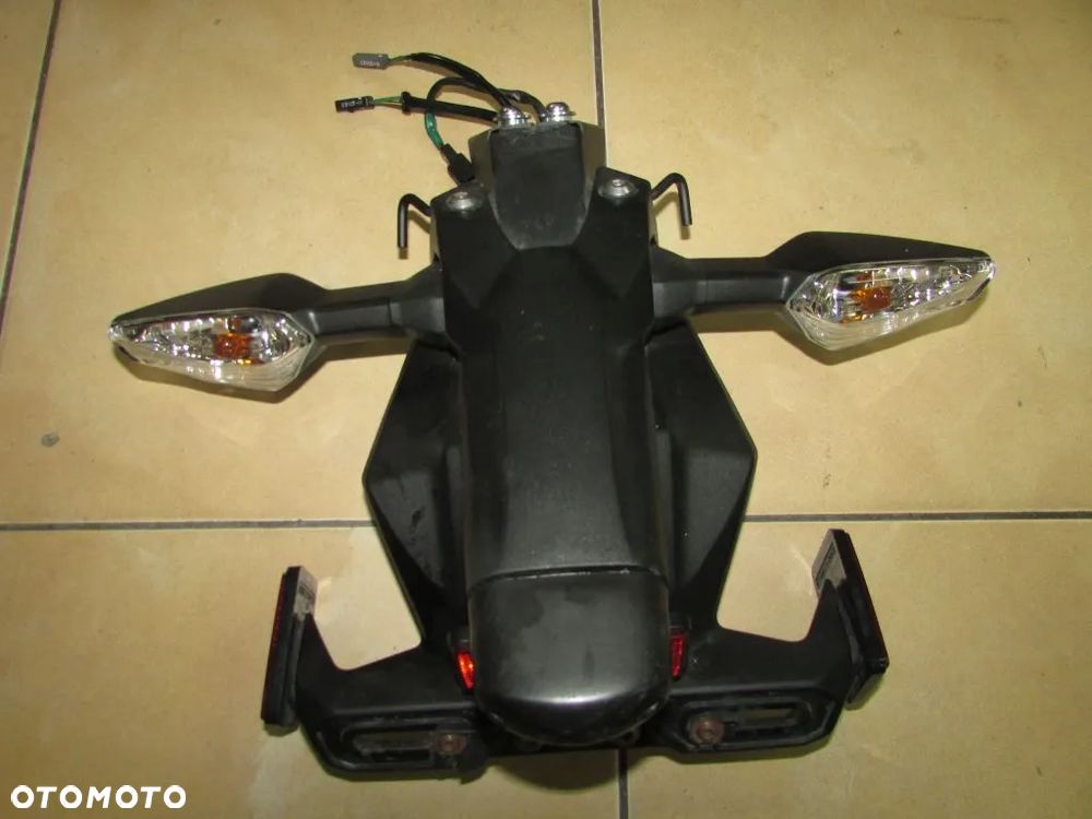Kawasaki Z 400 Z400 19-23 wieszak uchwyt tablicy kierunkowskaz tył - 1