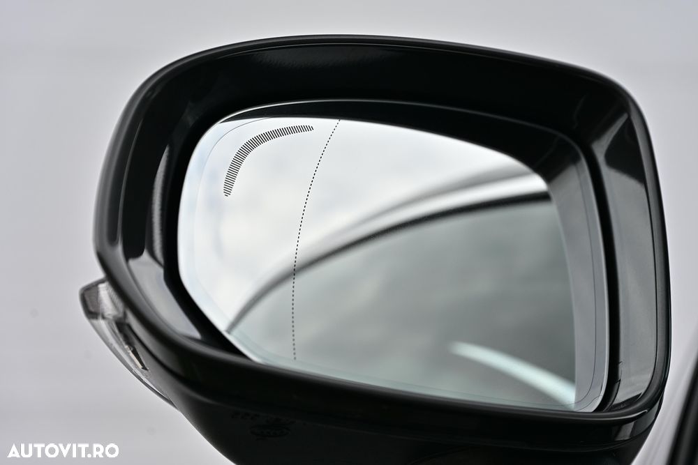 Volvo XC 60 B4 MHEV AT8 AWD Inscription - 33