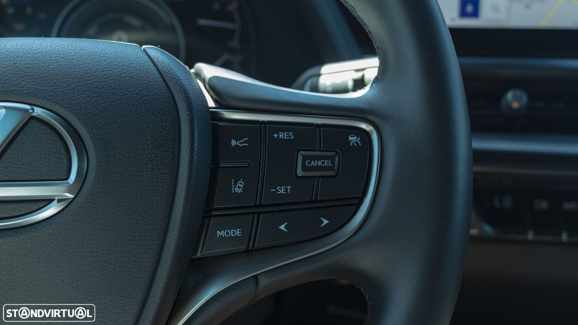 Lexus UX 250h Sport (Ecrã 12.3) - 33