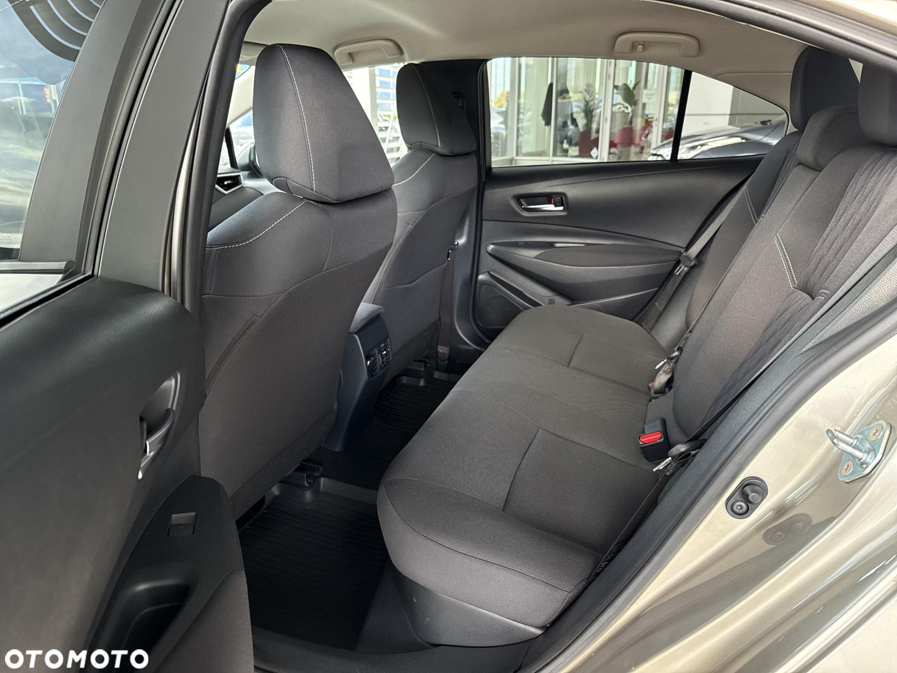 Toyota Corolla 1.8 Hybrid Comfort - 14