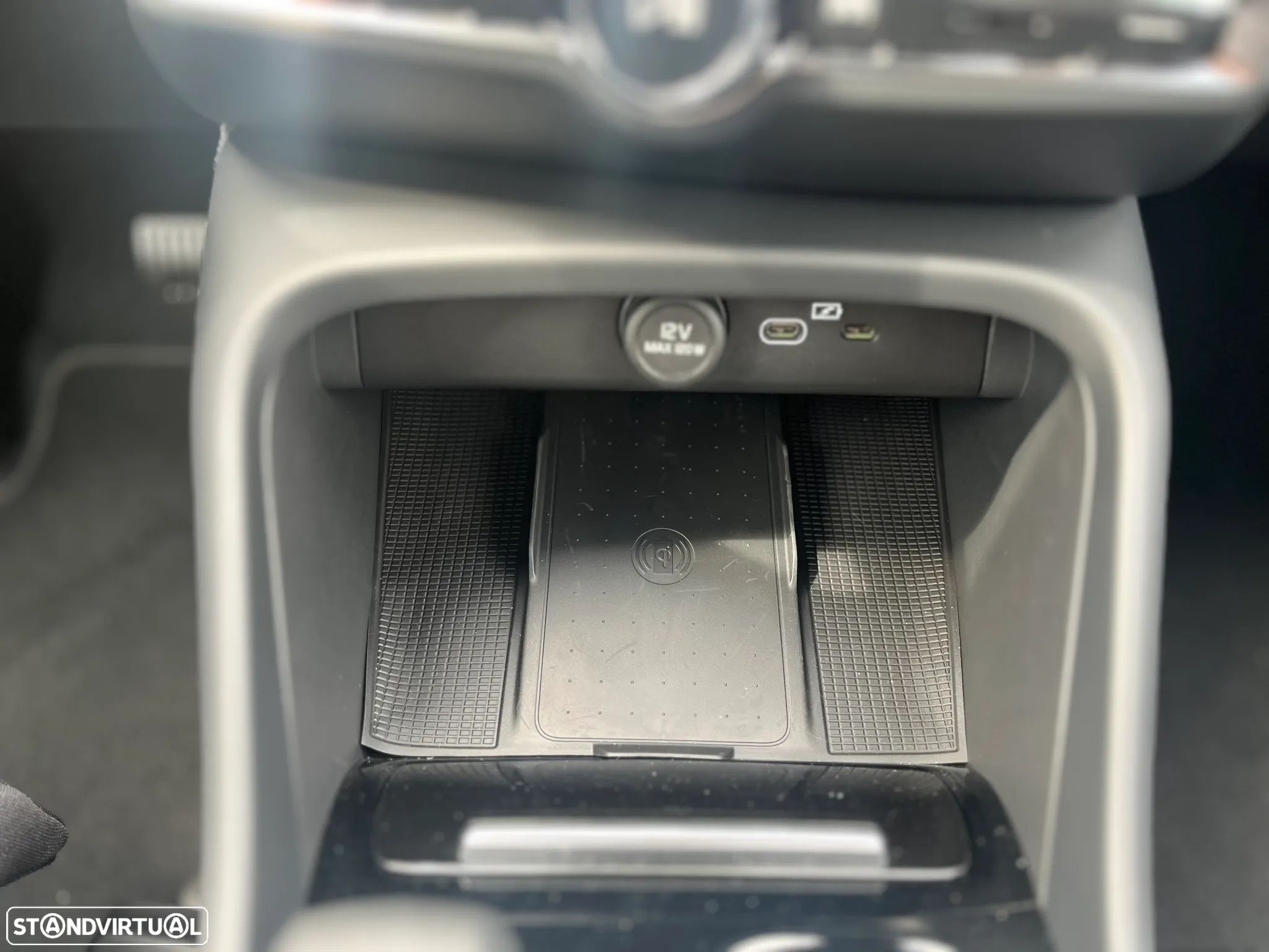 Volvo EX40 82 kWh Twin Motor Plus - 32