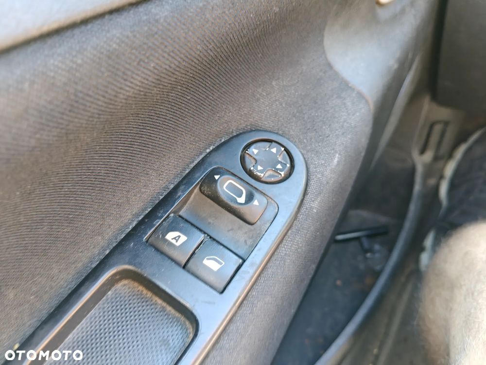 Peugeot 207 1.4 HDi Business Line - 32