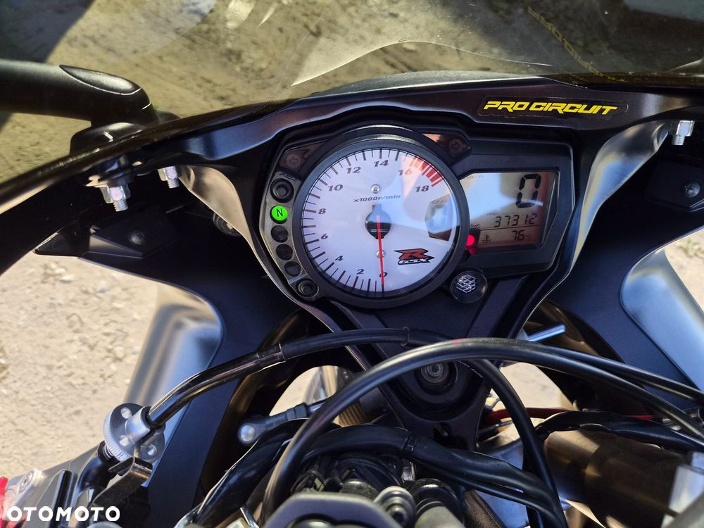 Suzuki GSX-R - 17