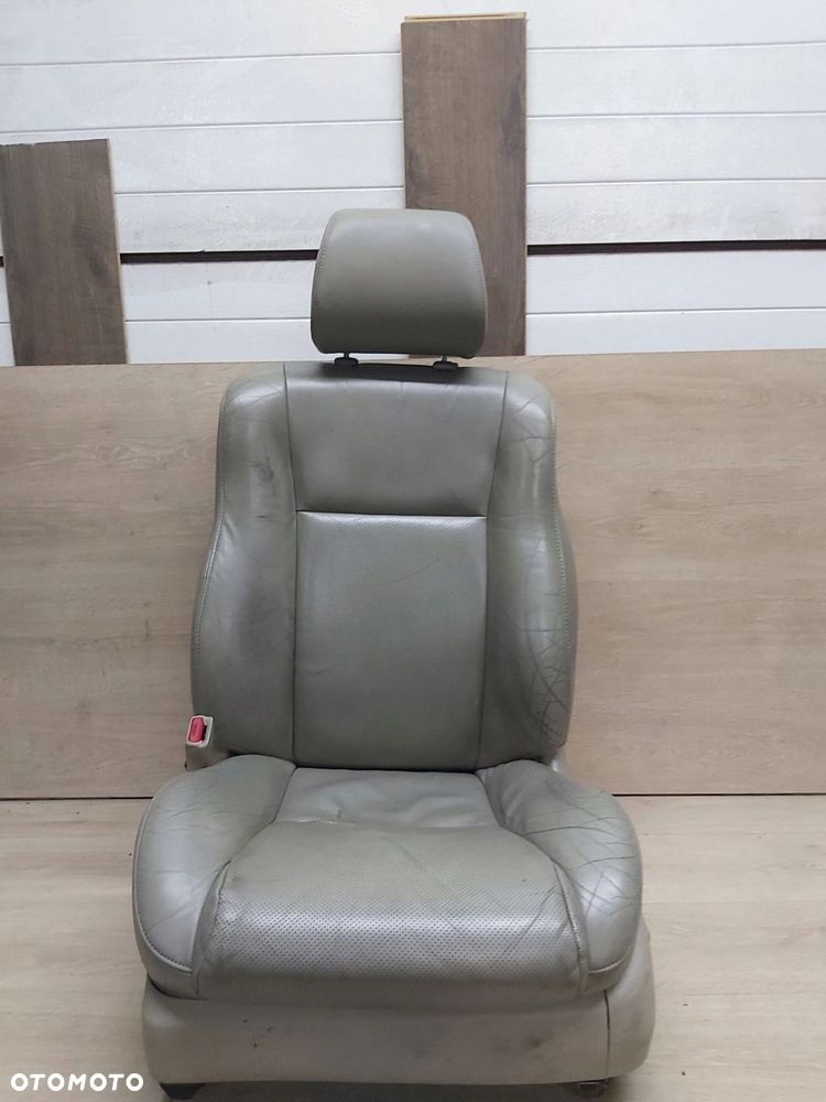 TOYOTA Avensis T25 fotel lewy skóra jasna fotel kierowcy EU - 5