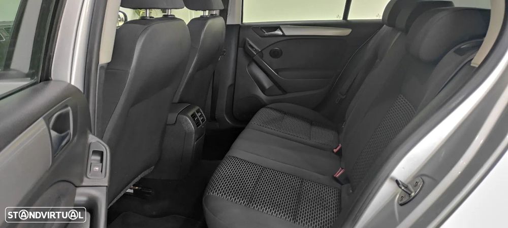 VW Golf 1.6 TDi Confortline - 6