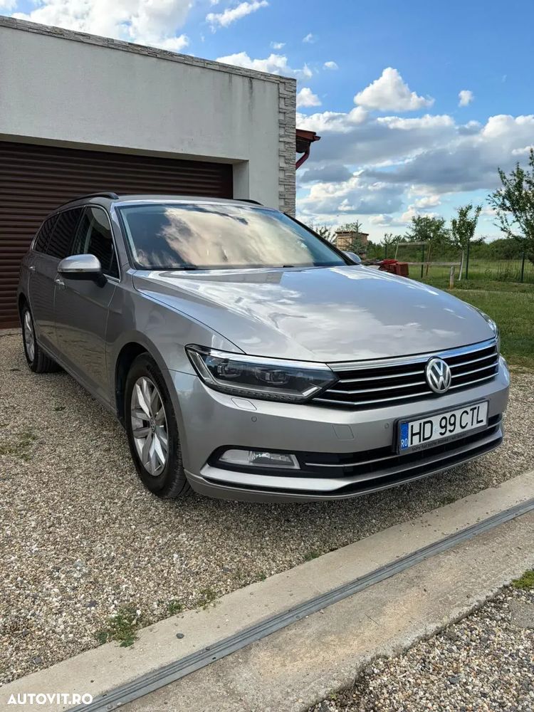 Volkswagen Passat - 1