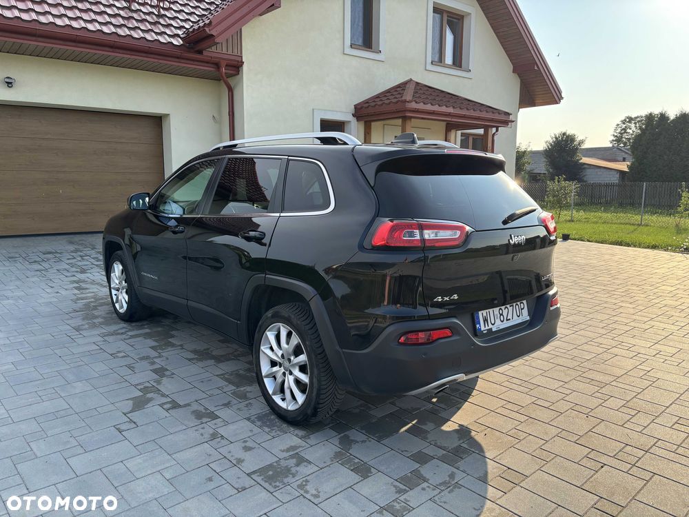 Jeep Cherokee - 4