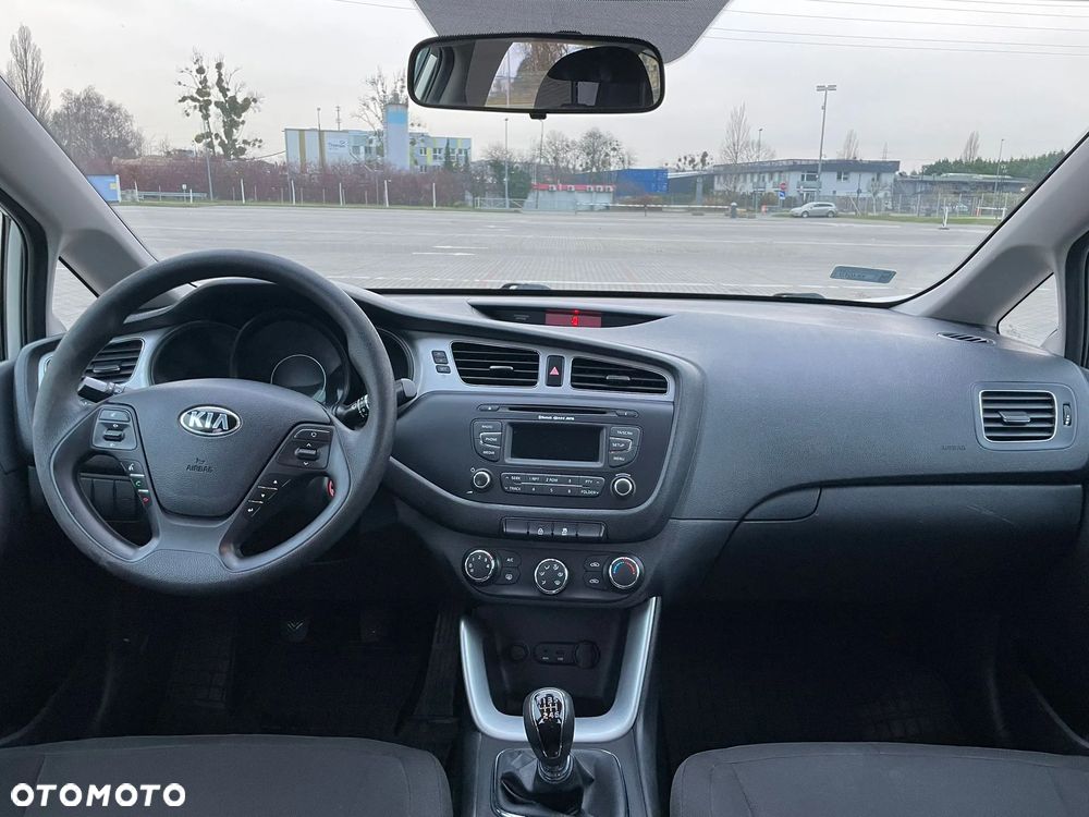 Kia Ceed - 12