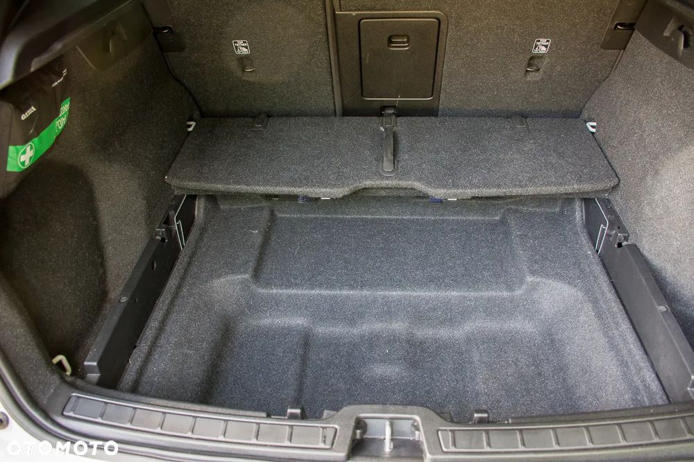 Volvo XC 40 T3 Momentum Pro - 25