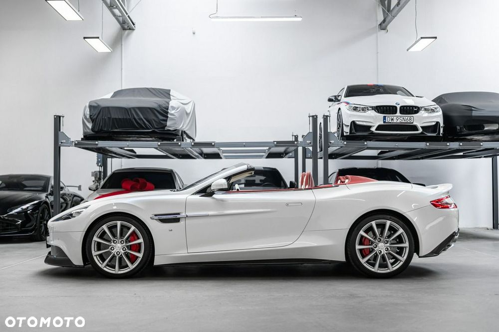 Aston Martin Vanquish - 13