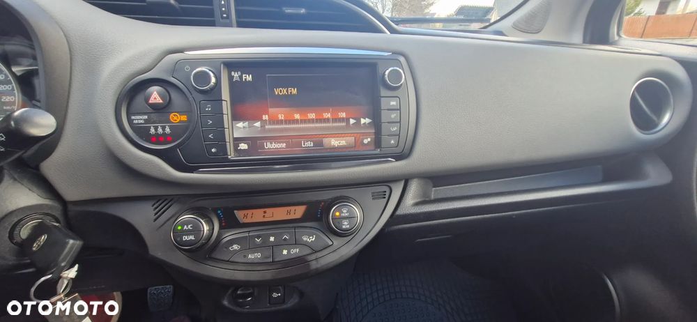 Toyota Yaris 1.33 Premium EU6 - 30