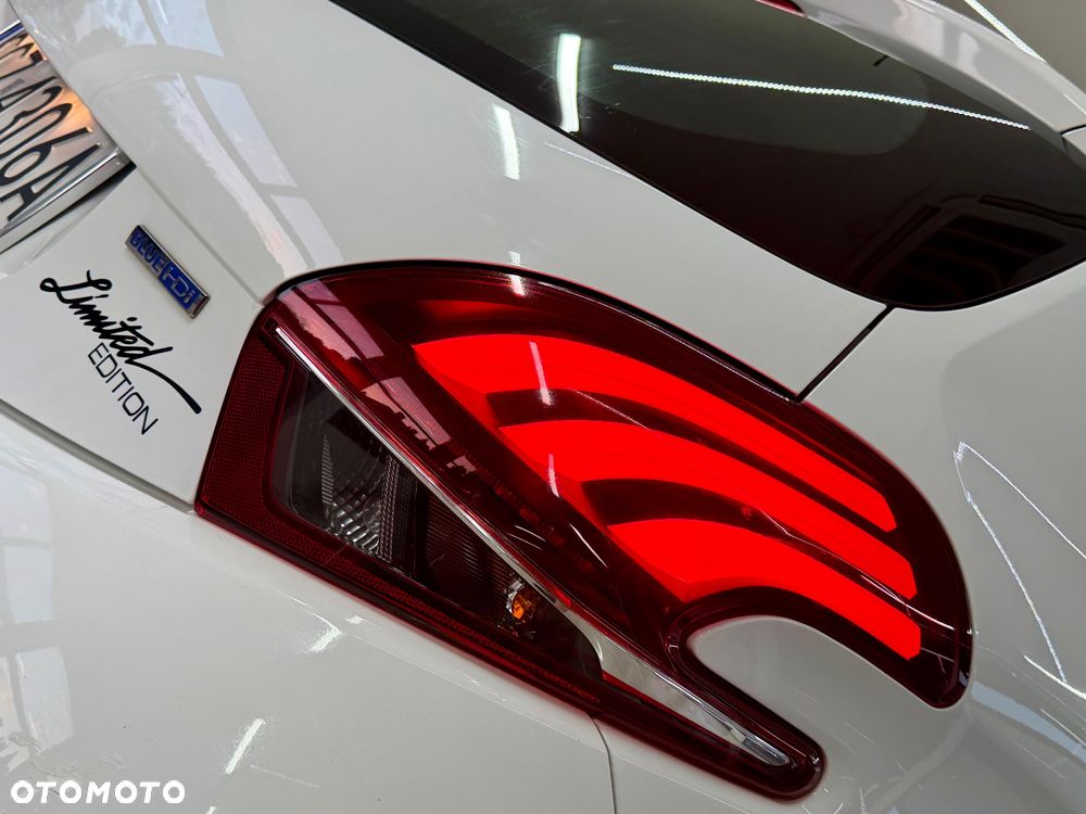 Peugeot 208 - 16