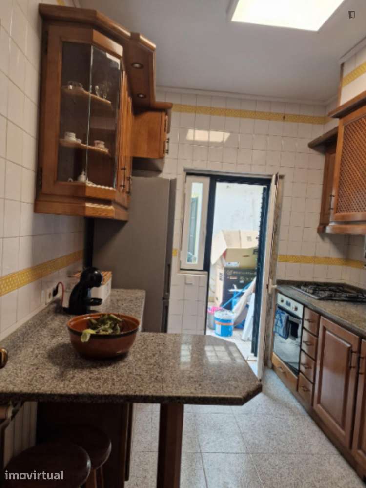 Quarto - localizado em Pontinha Lisbon - Grande imagem: 4/16