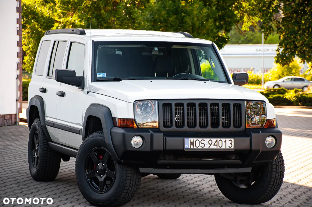 Jeep Commander 3.7 V6 - 8