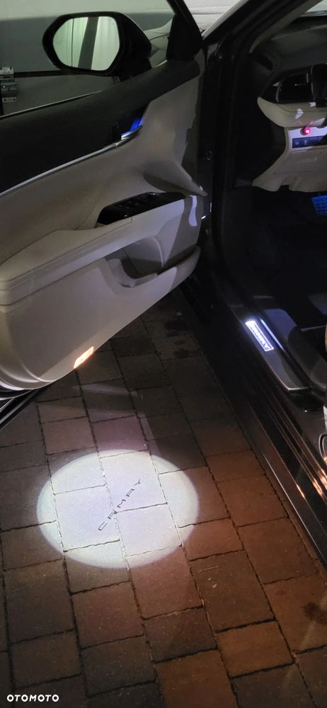 Toyota Camry 2.5 Hybrid Executive CVT - 17