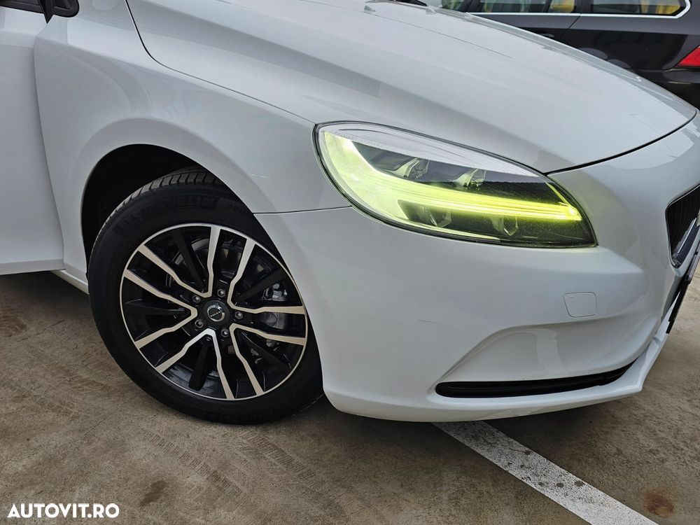 Volvo V40 D2 - 11